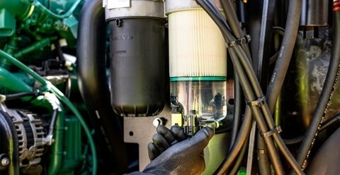 沃尔沃铰接式卡车燃油过滤器油水分离器系统