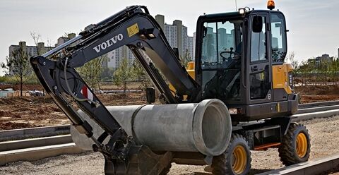 volvo-feature-compact-excavator-ew60-cn4-durability-and-reliability-serviceability-2324x1200