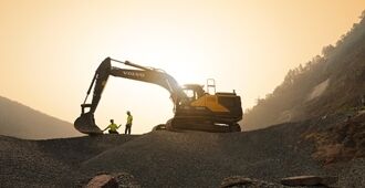 volvo-benefit-crawler-excavator-ec250-cn4-get-the-most-from-your-machine-2324x1200