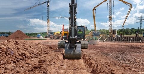 volvo-feature-crawler-excavator-ec300-cn4-more-control-more-precision-more-fuel-efficiency-2324x1200