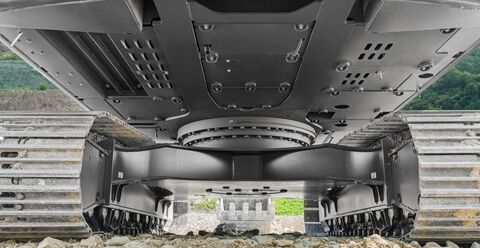 volvo-feature-crawler-excavator-ec300-cn4-up-to-the-challenge-powered-by-excellence-2324x1200