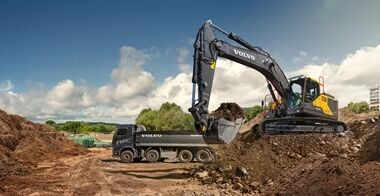 volvo-show-crawler-excavator-ec300-cn4-2324x1200