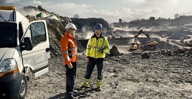 volvo-benefits-crawler-excavator-ec350d-t2-customer-support-agreements-2324x1200