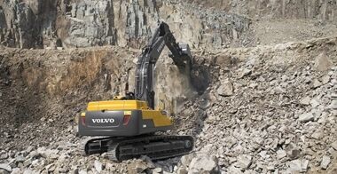 volvo-benefits-crawler-excavator-ec380d-t2-robust-undercarriage-2324x1200