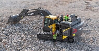 volvo-benefit-crawler-excavator-ec400-cn4-service-with-speed-2324x1200