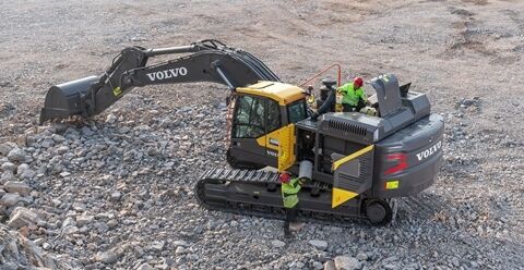 volvo-benefit-crawler-excavator-ec400-cn4-service-with-speed-2324x1200