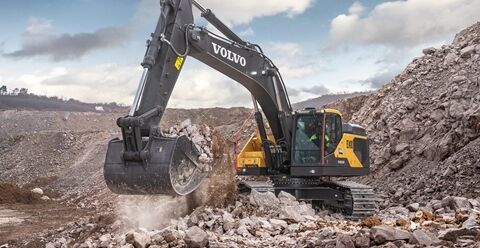 volvo-feature-crawler-excavator-ec400-cn4-proven-power-service-with-speed-2324x1200