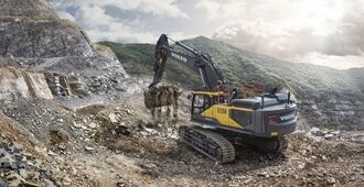 volvo-show-crawler-excavator-ec550-cn4-2324x1200