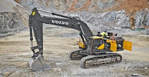 volvo-benefit-crawler-excavator-ec750-cn4-easy-service-access-2324x1200