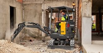 volvo-benefit-compact-excavator-ecr18-electric-go-where-others-cant-2324x1200