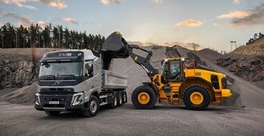 Volvo wheel loader loading a Volvo truck