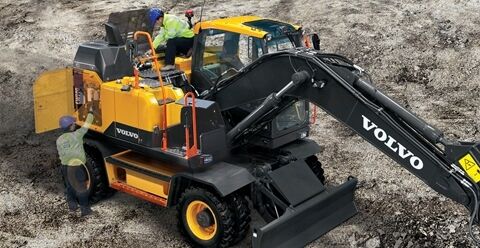 volvo-feature-wheeled-excavator-ew140-cn4-access-more-uptime-built-to-last-2324x1200