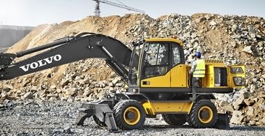 volvo-benefits-wheeled-excavator-ew205d-t3-easy-access-service-2324x1200