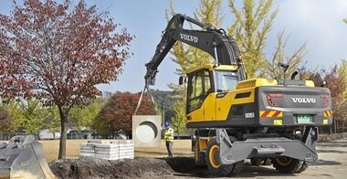 volvo-benefits-wheeled-excavator-ew205d-t3-stable-undercarriage-2324x1200