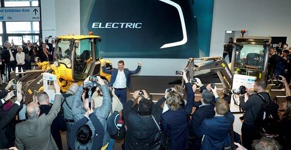 国产乱老熟妇吃嫩草