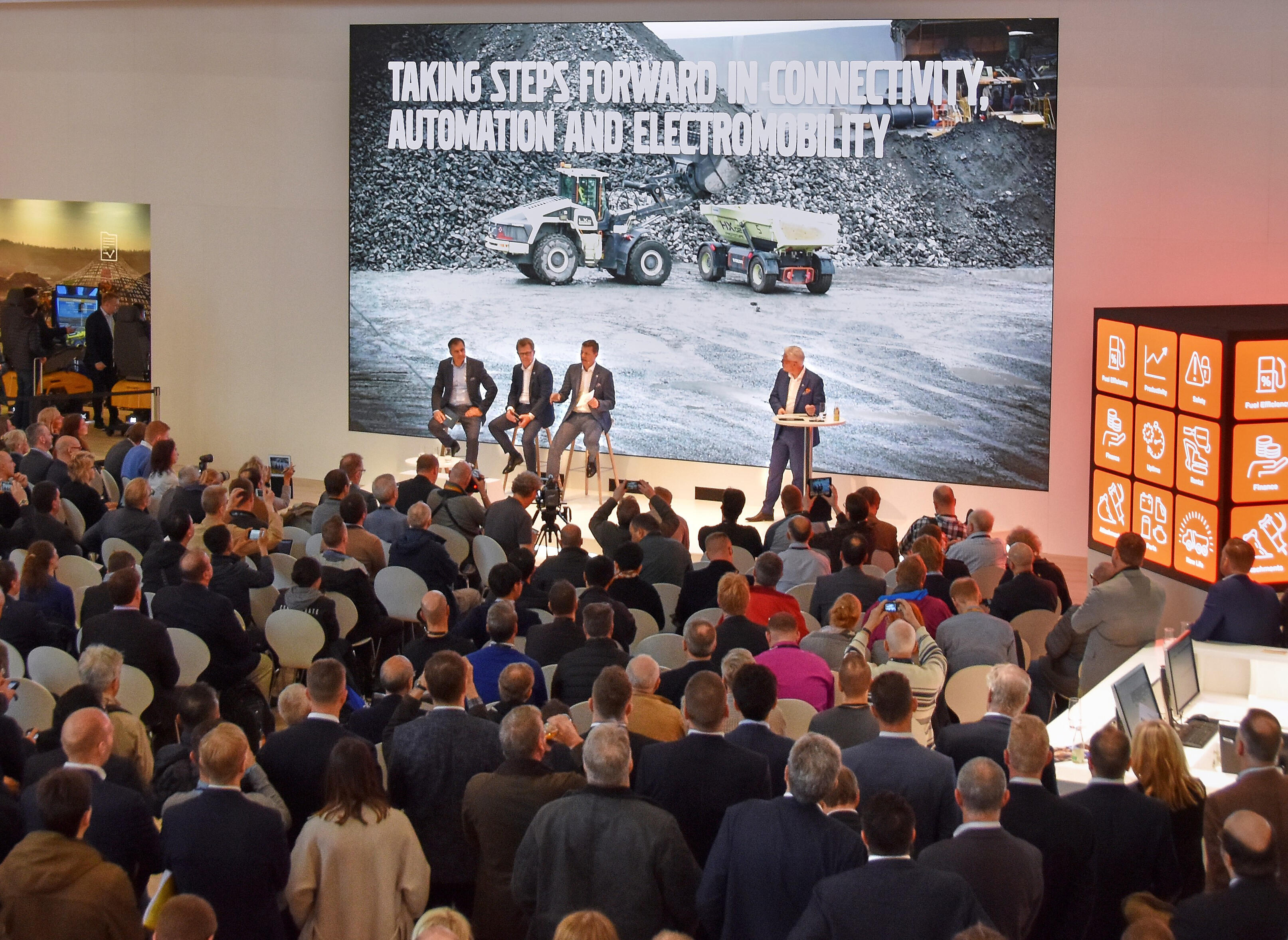 国产乱老熟妇吃嫩草