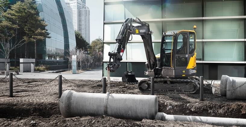 沃尔沃小型挖掘机ecr58d t3