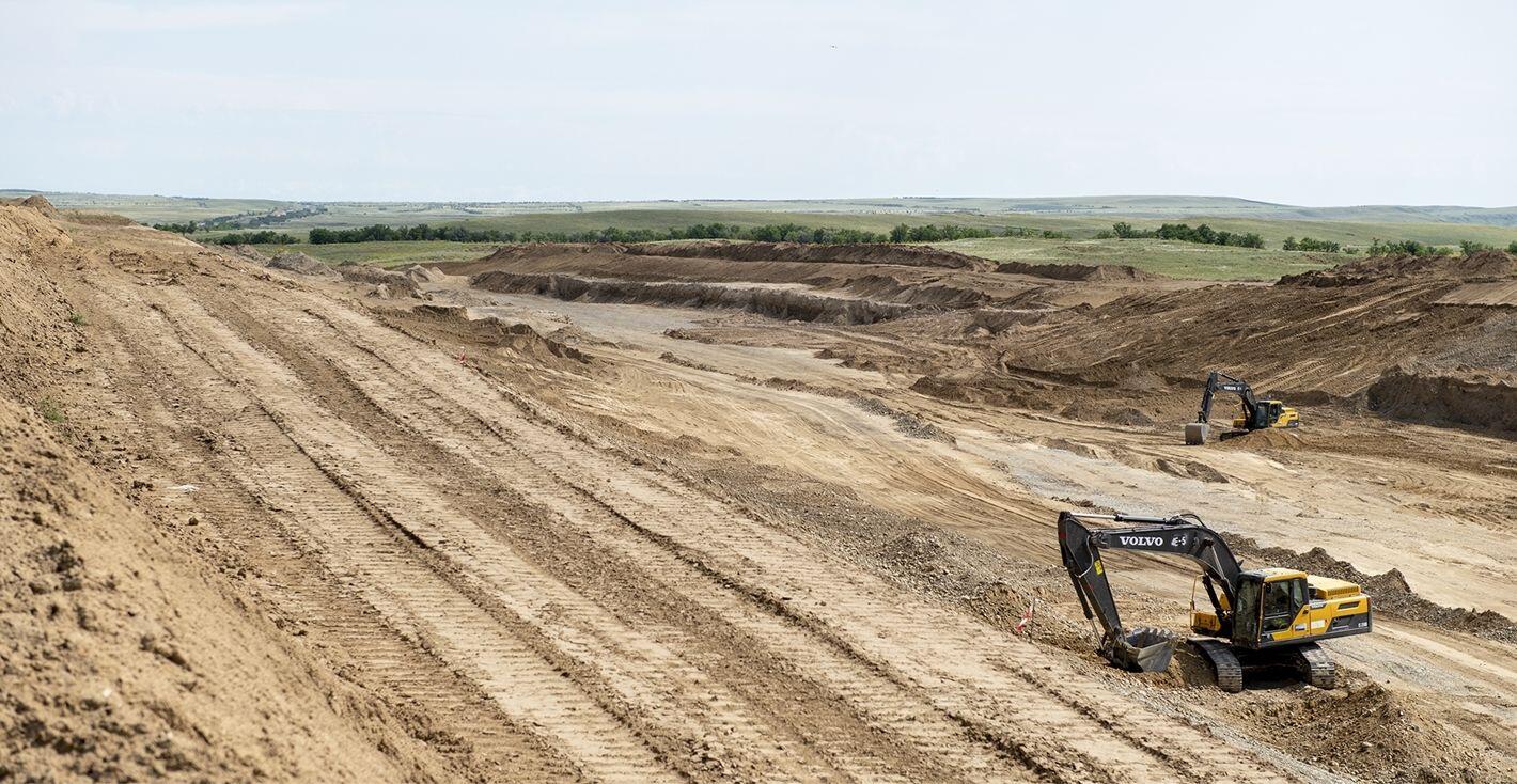 2000名操作员和1000台设备正在哈萨克斯坦的建设项目中工作