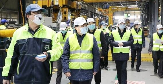 上海市委常委、浦东新区区委书记翁祖亮一行来到公司视察