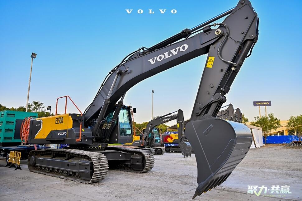 沃尔沃EC500拖电挖掘机