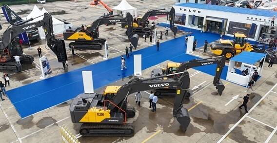 国产乱老熟妇吃嫩草